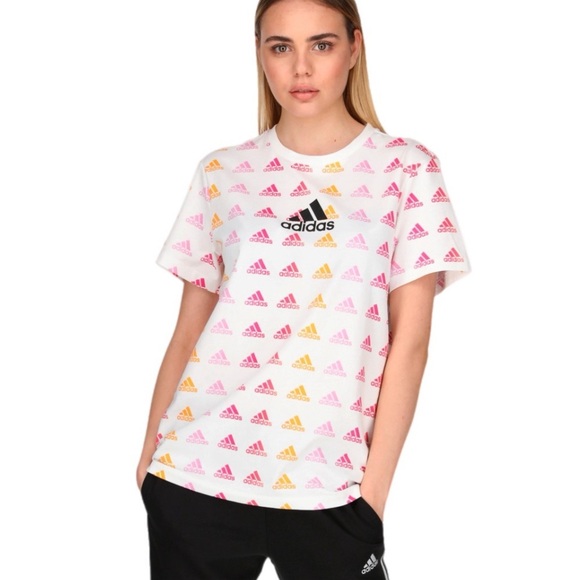Adidas Essentials Boyfriend Gradient Logo Tee Size Large - Picture 1 of 7